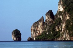 Phi-Phi Islands